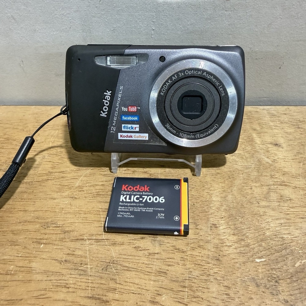 Kodak EasyShare M530 12MP Digital Camera 3X Zoom w/ Battery Tested Y2K 2000s CB
